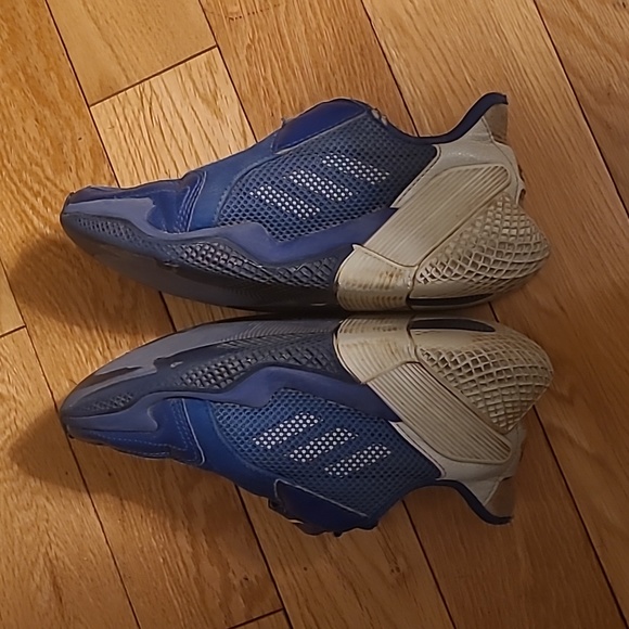 Boys Blue Adidas sneakers size 3 - Picture 3 of 5